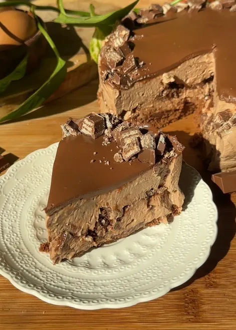 No bake KitKat Cheesecake, easy recipe!