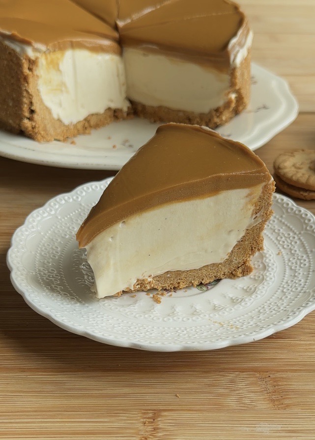 No-Bake Vanilla Bean Biscoff Cheesecake